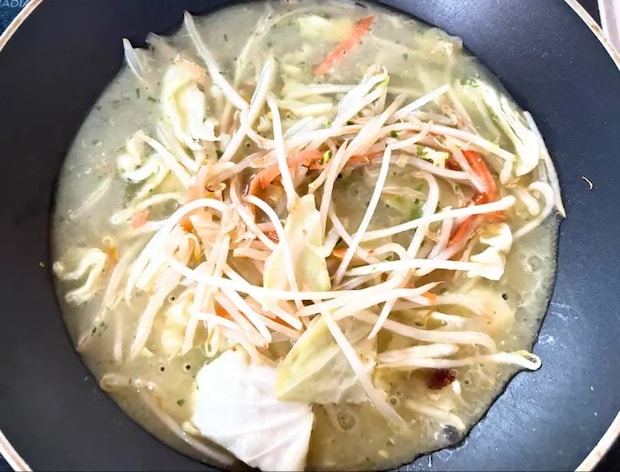 スープを加えた画像（撮影：エニママ）