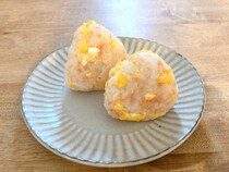 おにぎりの具材、マンネリ化してない？　混ぜ込むだけの「簡単レシピ」が子供に大好評！