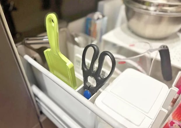 『引き出しに入れたハサミ』の写真（撮影：Classy Life）