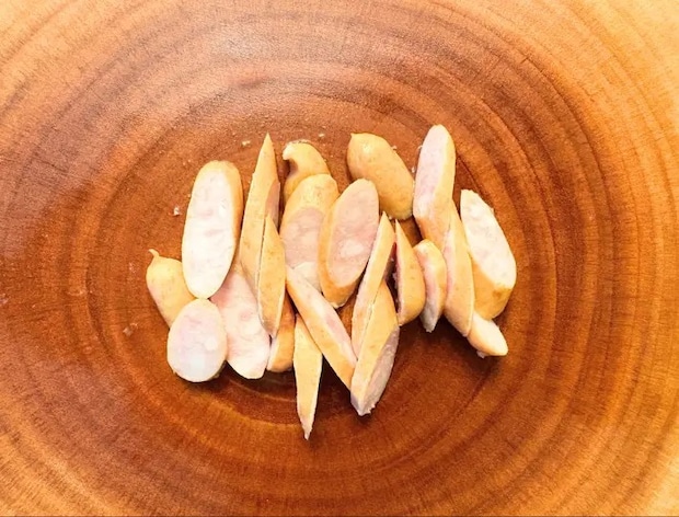 ウインナーを薄切りにした画像（撮影：エニママ）