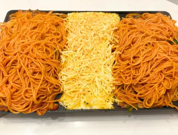 チーズを溶かしている画像（撮影：エニママ）