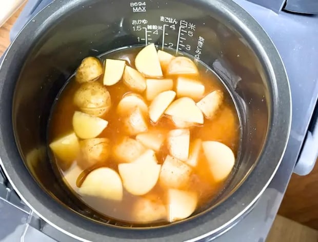 炊飯器にセットした画像（撮影：エニママ）