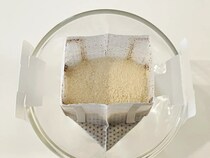 コーヒーゼリーの「超簡単」な作り方　ドリップコーヒーにお湯を注ぐ前に？