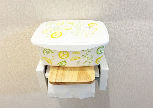 つっぱり棒とブックエンドの活用写真（撮影：grapeライフハック編集部）