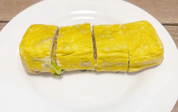 カットした卵焼きの画像（撮影:エニママ）　
