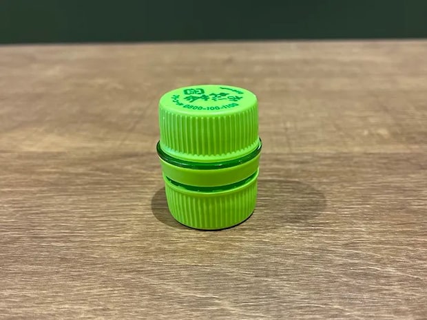 使い終えたペットボトルで作ったミニ収納ケース（撮影：grapeライフハック編集部）