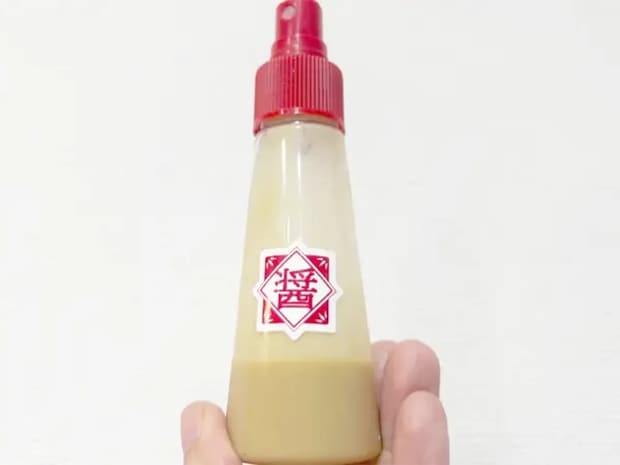 醤油だけじゃもったいない！　ダイソーの『醤油スプレー』に入れたのは…