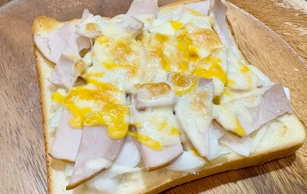 焼き上がったトーストの画像（撮影：エニママ）
