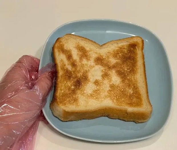 こんがりと焼き色がついた食パン（撮影：grapeフード編集部）