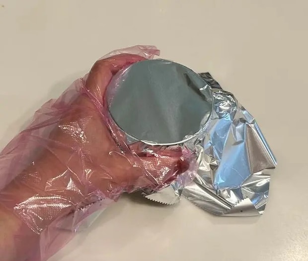 アルミホイルをかぶせた様子（撮影：grapeフード編集部）