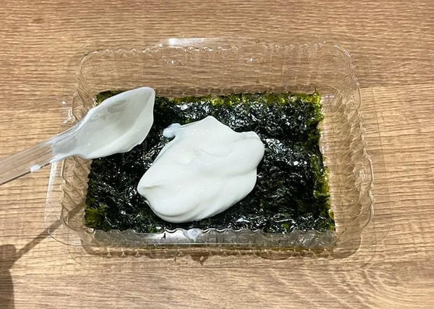 ギリシャヨーグルトを倍量のせた韓国海苔の写真（撮影：grapeフード編集部）