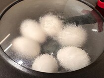 ゆでたまご、お湯で茹でずに作るのが最適解？　完成した料理に「もうこれでいい！」「時短になる」