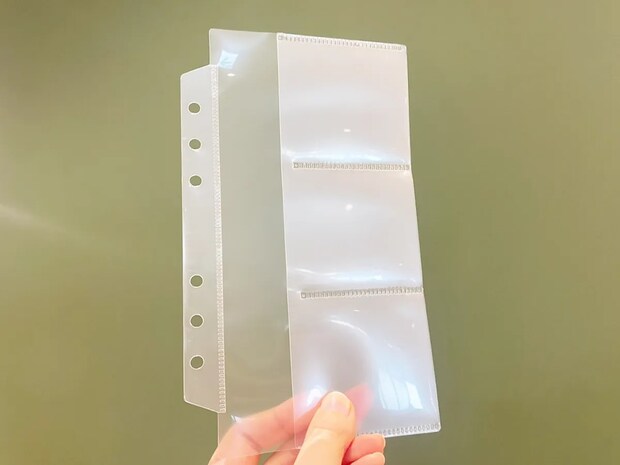 100均のカード入れの『じゃない使い方』　簡単にできる壁掛け収納の作り方