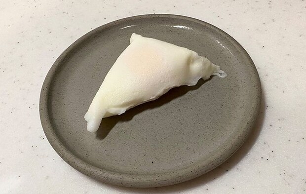 コーヒーフィルターで作ったポーチドエッグの写真