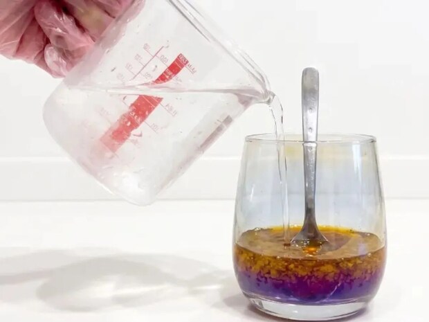 インスタントコーヒー『1g』を水に溶かして… 完成したものに「麦茶にそっくり」