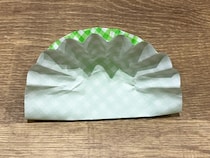 おかずカップは仕切りだけじゃない！　“アイスの棒”を差してみると「快適になった！」