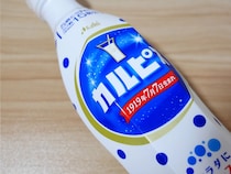 カルピスと牛乳を袋に入れて揉むだけ！　シャリッとなめらか夏スイーツ完成