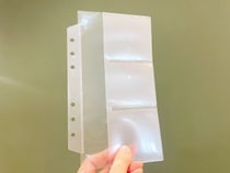 100均のカード入れの『じゃない使い方』　簡単にできる壁掛け収納の作り方