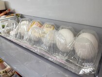 卵を冷蔵庫に入れる時、プラ容器から出す？出さない？　「おすすめの保存方法」を日本卵業協会に聞いた