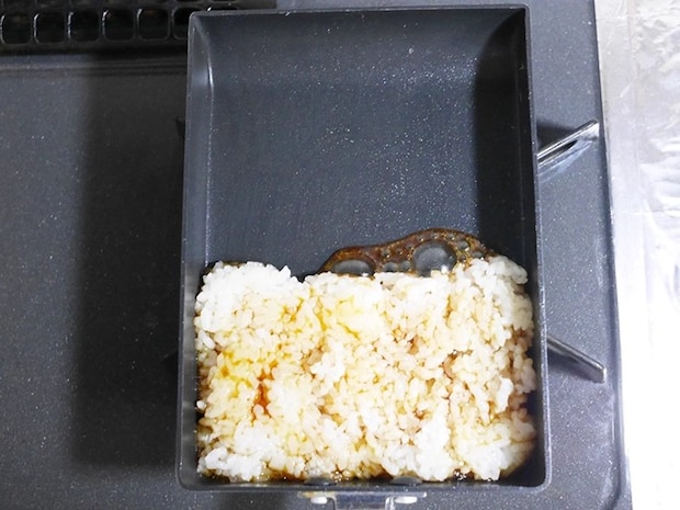 焼き肉のたれをかけたごはん（撮影：grapeフード編集部）