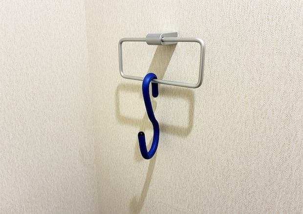 くねくねフックの写真（撮影：grapeライフハック編集部）