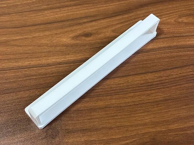 机に置かれたタオルバー（撮影：grapeライフハック編集部）