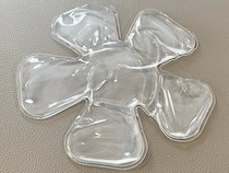 お花みたいな形の保冷剤、何に使う？　100均で見つけたアイテムに「こういうの助かる！」【セリア購入品】