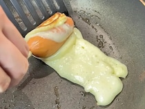 子供が大喜び！　揚げずに作れる「ふわふわアメリカンドッグ」が大当たり【ホットケーキミックス】