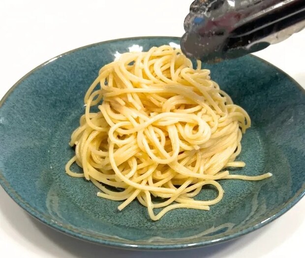2段に盛りつけたパスタ（撮影：grapeフード編集部）