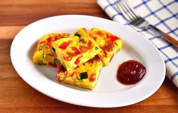 『夏野菜オムレツ』の完成写真（撮影：小泉明代）