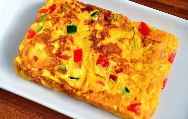 『夏野菜オムレツ』の完成写真（撮影：小泉明代）