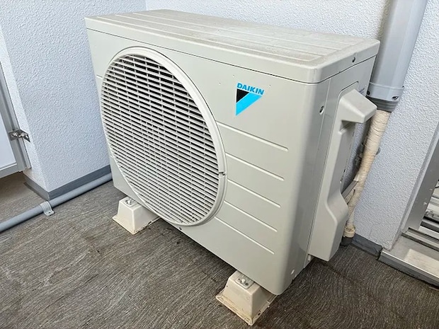 ベランダの室外機（撮影：grapeライフハック編集部）