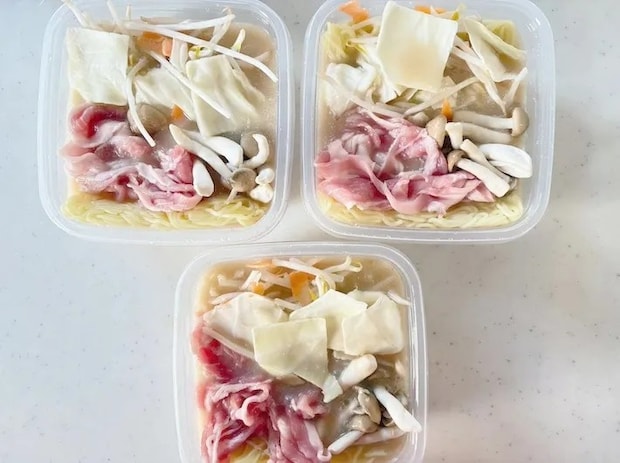 鍋用つゆを入れた写真（撮影：エニママ）