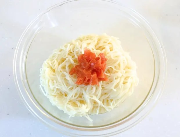 材料をボウルに入れた画像（撮影：エニママ）