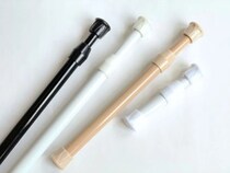 100均の『つっぱり棒』2本で？　玄関の浮かせる収納に「もっと早く知りたかった」【収納テク4選】