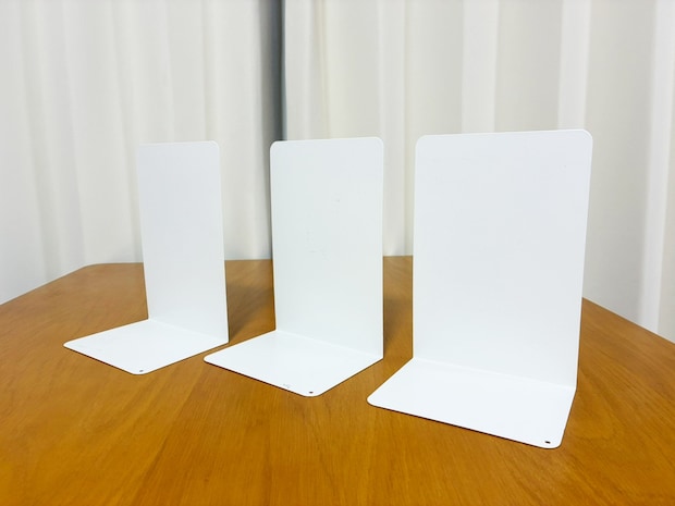 キッチン棚の救世主！　ブックエンド3枚を組み合わせる便利ワザに「ストレスが減った！」