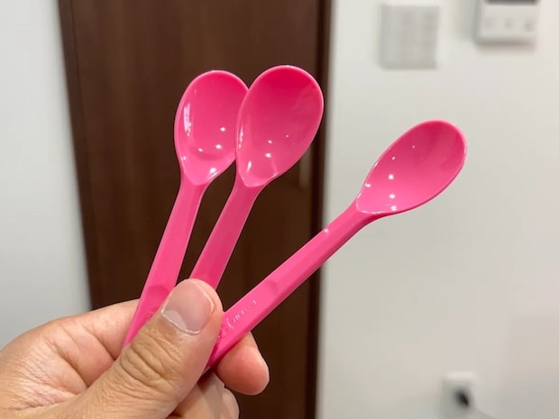 捨てる前に見て！　サーティワンの「ピンクのスプーン」が絶妙なサイズで便利【活用法3選】
