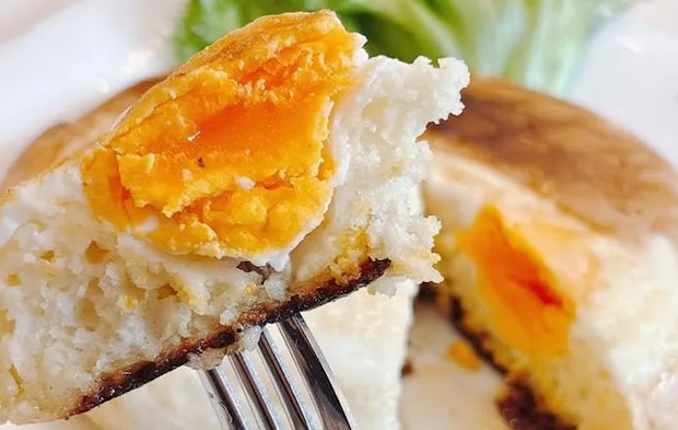 『朝食ホットケーキ』の完成写真（撮影：キジカク）