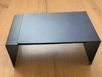 100均のブックエンド2つに磁石を貼ると…　冷蔵庫の収納が劇的に変わった！