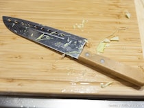 切った野菜を寄せる時、使うのは刃？反対側？　貝印に聞いた「正解」は…【注意点6選】