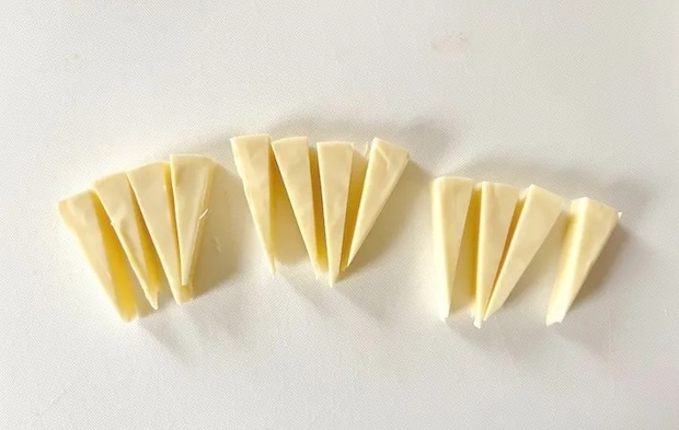 6Pチーズを切った画像（撮影：エニママ）