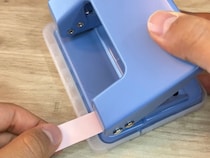 付箋は『穴を開けて』使うのが正解かも！ 　意外な使い方で「手帳がきれいに保てる」「快適！」