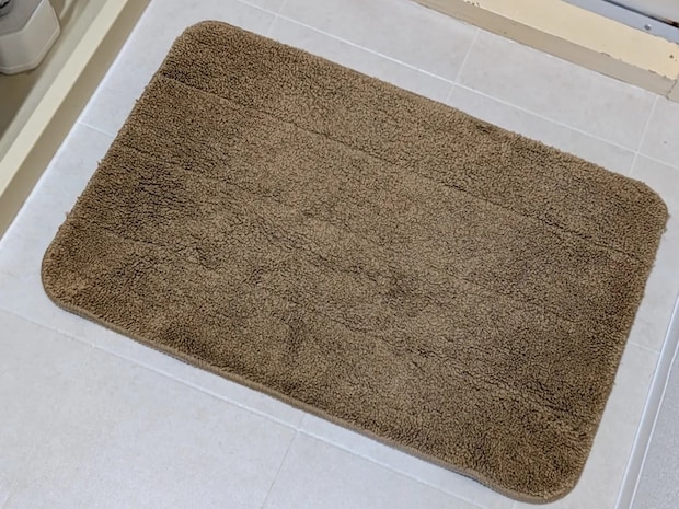 「バスマットにカビが生えた…」　日用品メーカーに聞いた『対処法』が梅雨時期に役立つ！