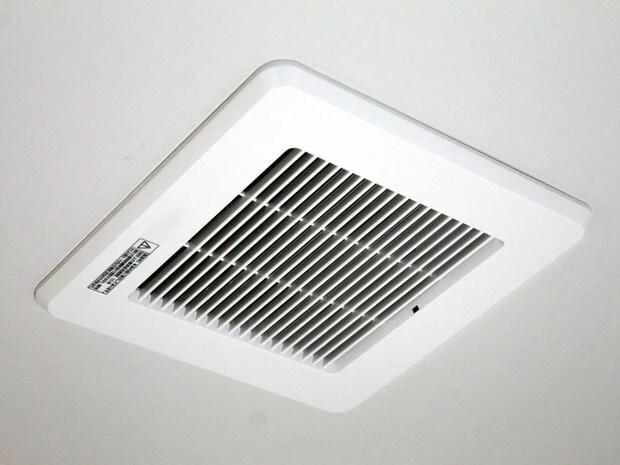 換気扇の奥までスッキリ! 身近な道具でできる掃除法に「めっちゃ便利」【掃除テク4選】