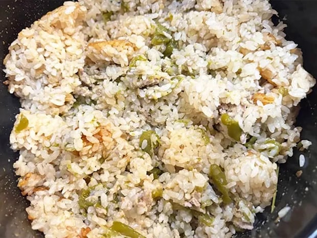 「丸ごと!?」と夫がビックリ 炊飯器にドーンと入れた「まさかの食材」は?【炊飯器レシピ】