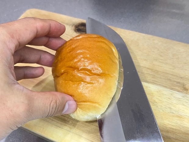 ロールパン、潰して焼いて！　カフェ風になる食べ方が最高だった