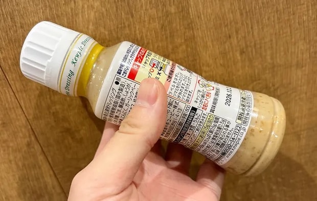 ペットボトル入りドレッシングの写真（撮影：grapeライフハック編集部）