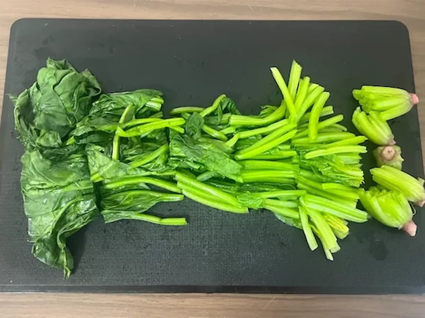 【調理10分】ほうれん草1袋ペロリ！　おひたしじゃない食べ方に「夫が絶賛」