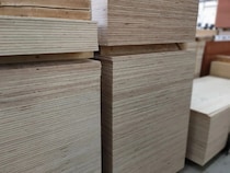 板3枚と紐だけ！　セリアで作る吊り下げラックに「賃貸でもできた」【100均DIY4選】