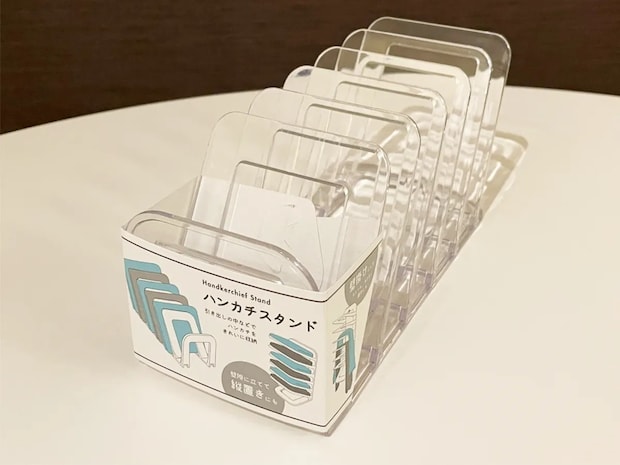 100均の『ハンカチスタンド』をハンカチに使わず？　じゃない使い方に「取り出しやすくて便利！」